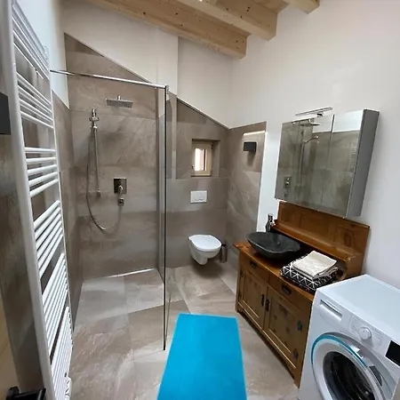 Lobenwein Apartament *