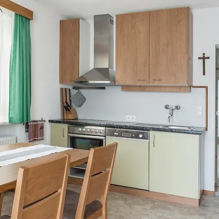 Lobenwein Apartament *