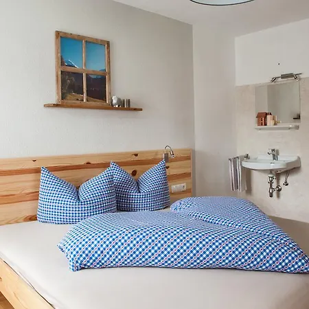 Lobenwein Apartament *
