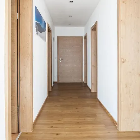 Lobenwein Apartament *