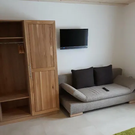 Lobenwein Apartament *